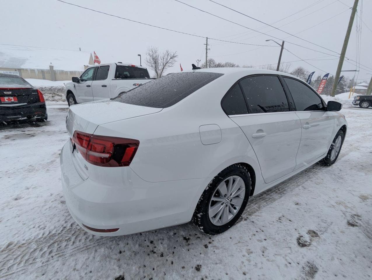 2016 Volkswagen Jetta Trendline 5-SPEED MANUAL/SUNROOF!! Photo