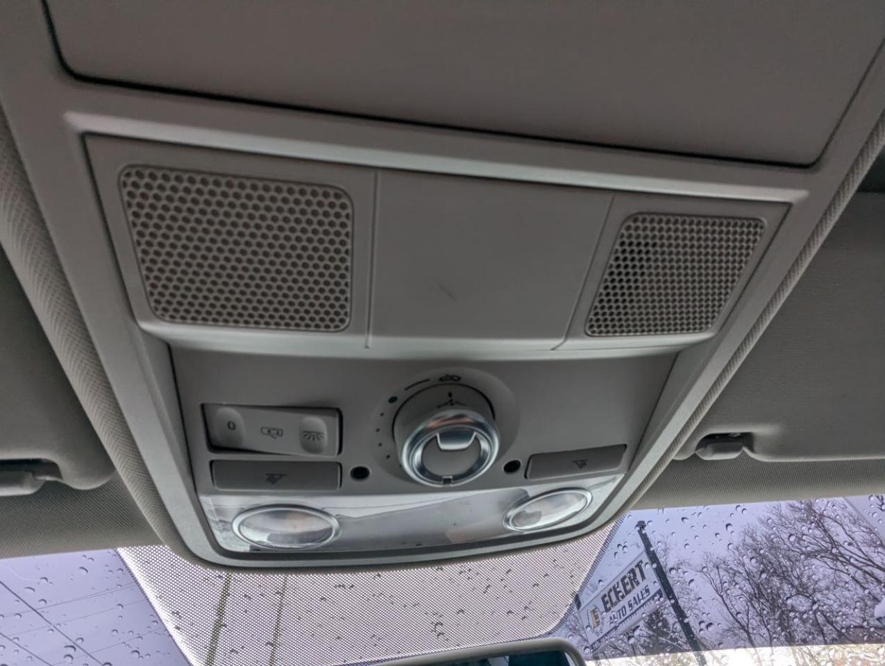 2016 Volkswagen Jetta Trendline 5-SPEED MANUAL/SUNROOF!! Photo