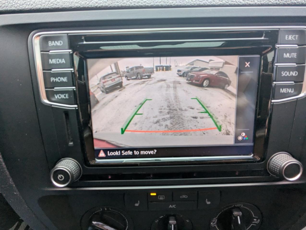 2016 Volkswagen Jetta Trendline 5-SPEED MANUAL/SUNROOF!! Photo