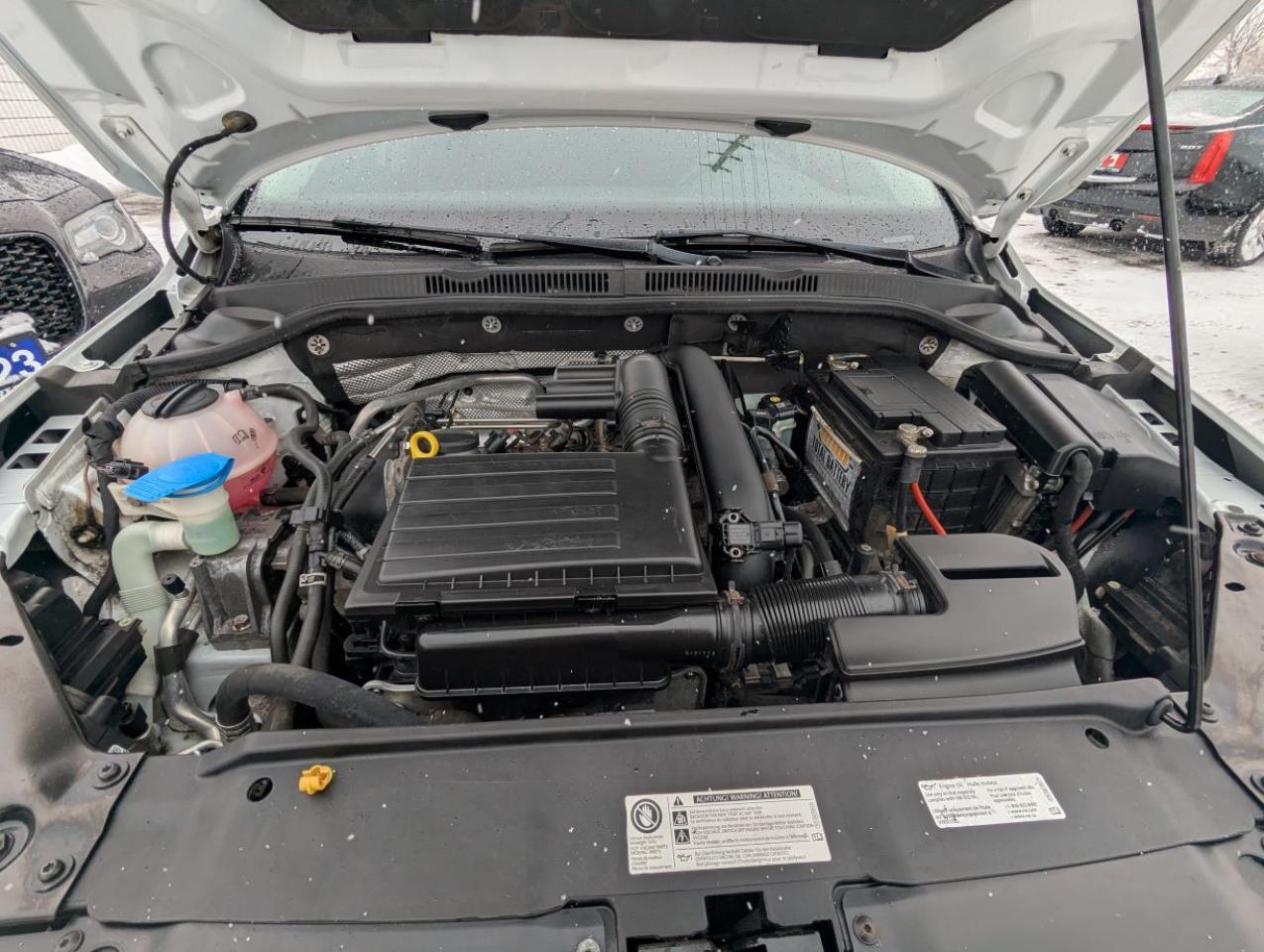 2016 Volkswagen Jetta Trendline 5-SPEED MANUAL/SUNROOF!! Photo