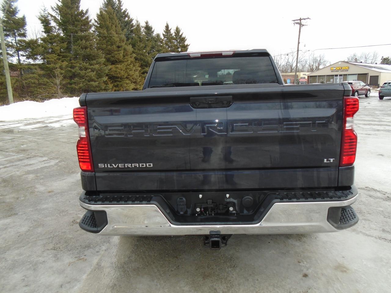2024 Chevrolet Silverado 1500 CREW CAB LT 4WD Photo