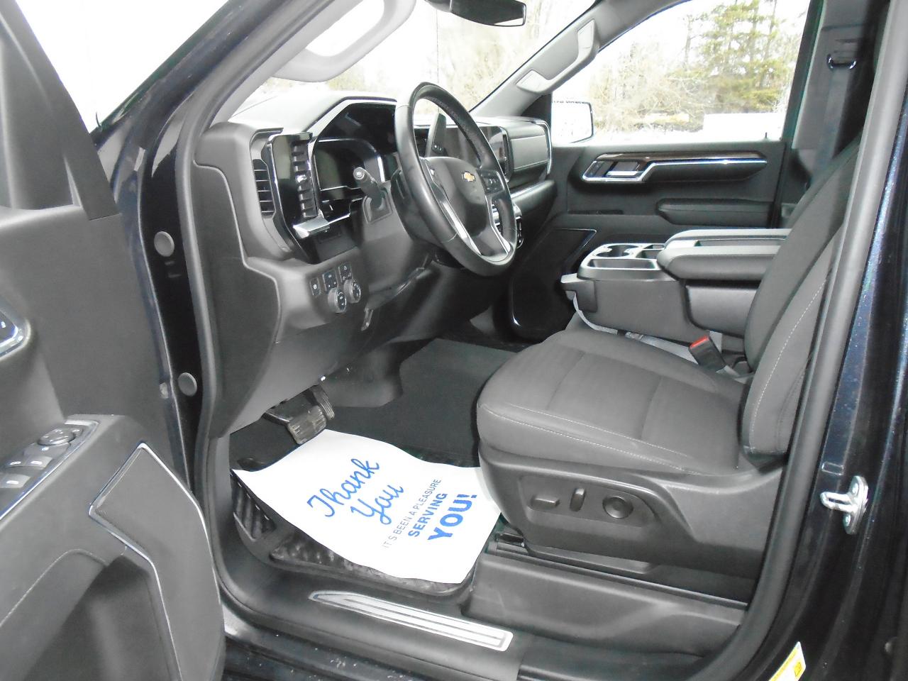 2024 Chevrolet Silverado 1500 CREW CAB LT 4WD Photo4