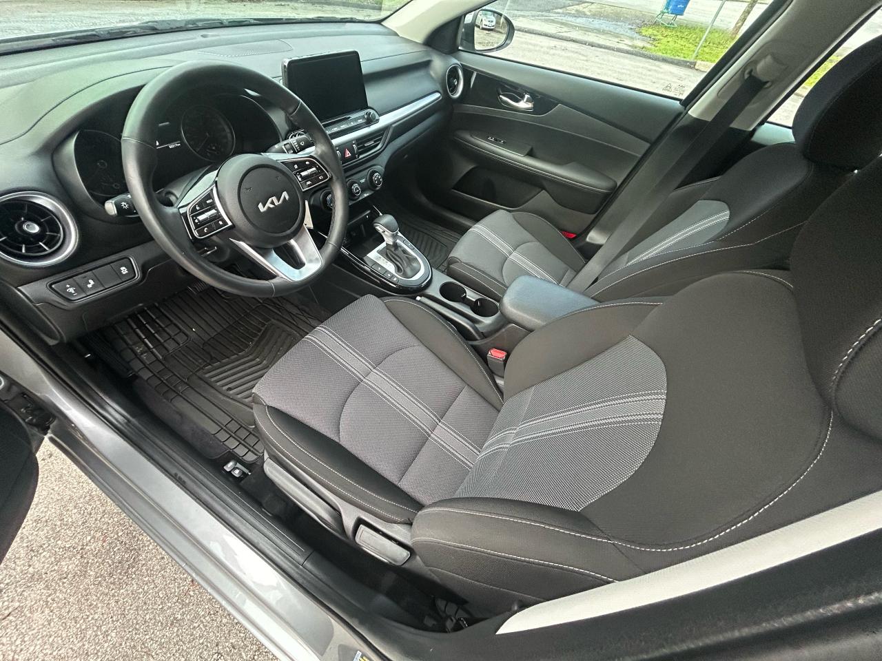 2023 Kia Forte EX - Photo #9