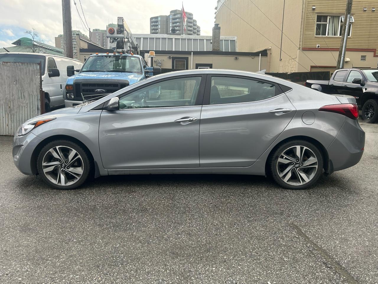 2014 Hyundai Elantra 4dr Sdn Auto - Photo #2