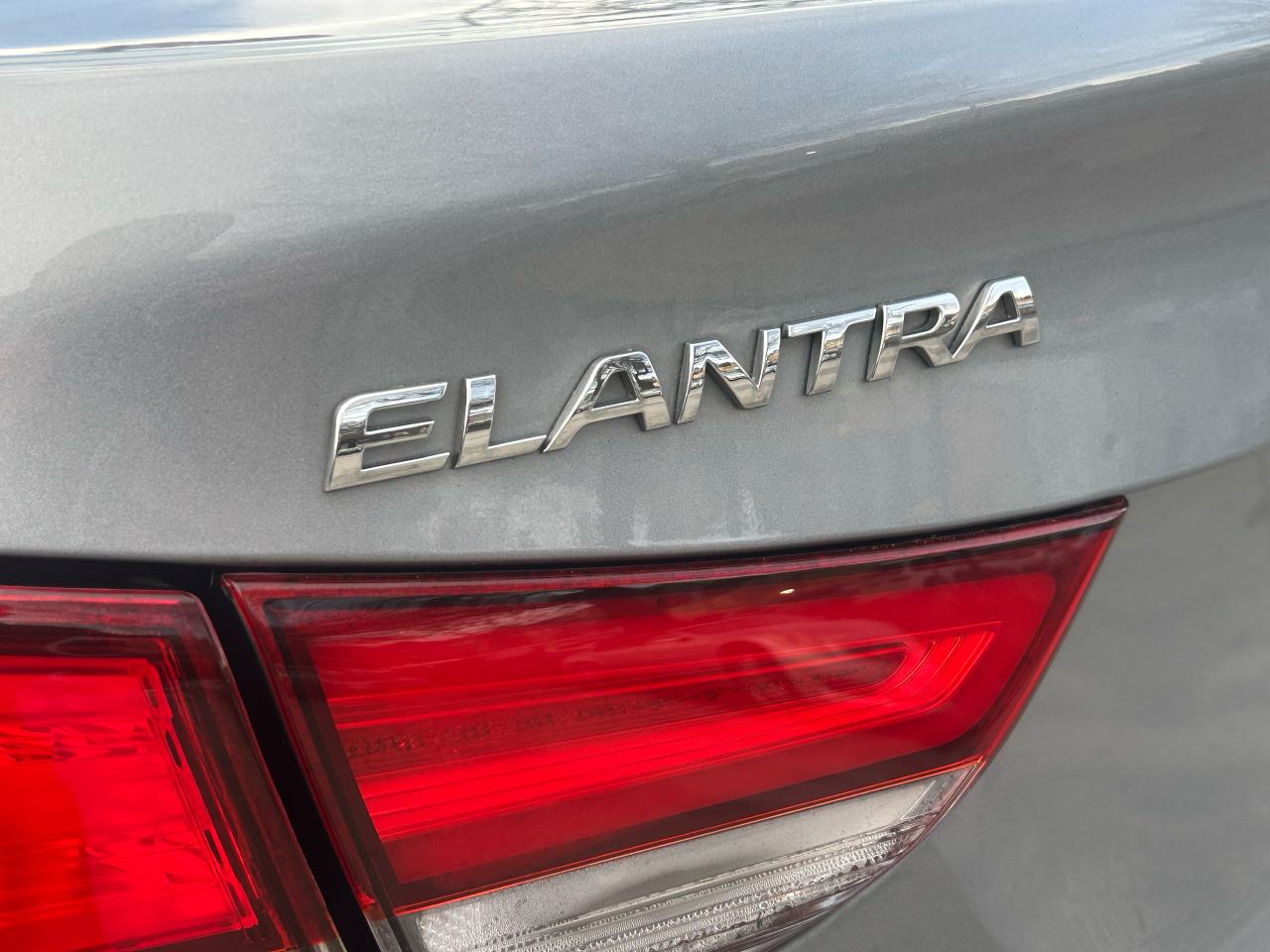 2014 Hyundai Elantra 4dr Sdn Auto - Photo #15