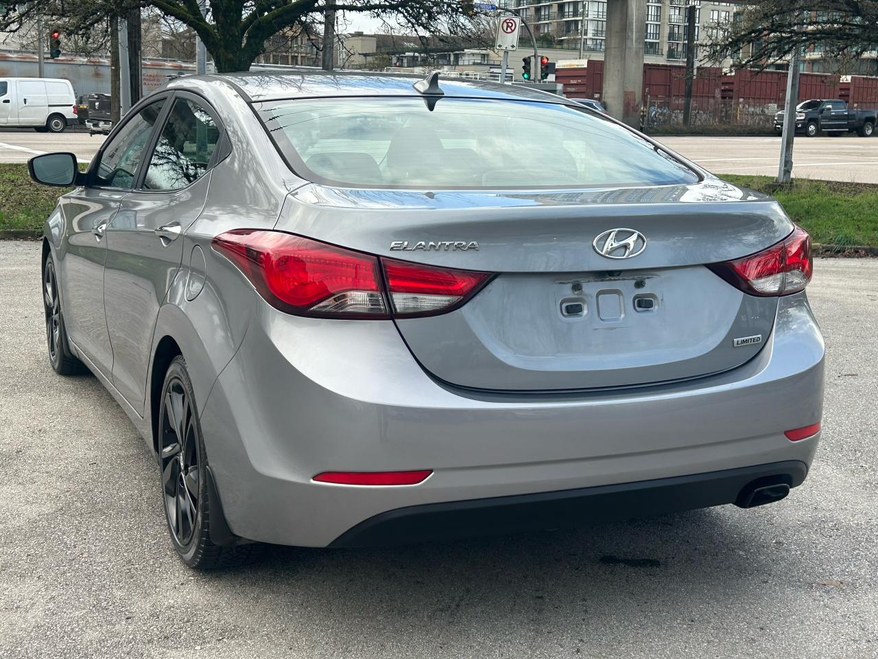2014 Hyundai Elantra 4dr Sdn Auto - Photo #3
