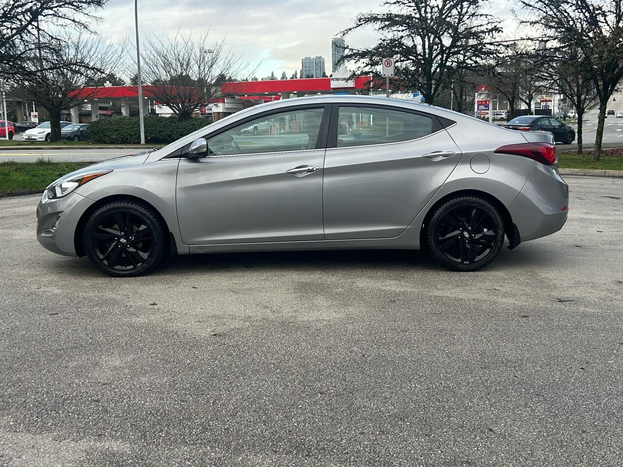 2014 Hyundai Elantra 4dr Sdn Auto - Photo #2