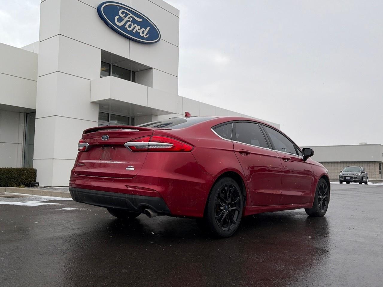 2020 Ford Fusion SE FWD Photo