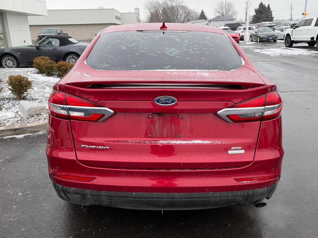 2020 Ford Fusion SE FWD Photo3