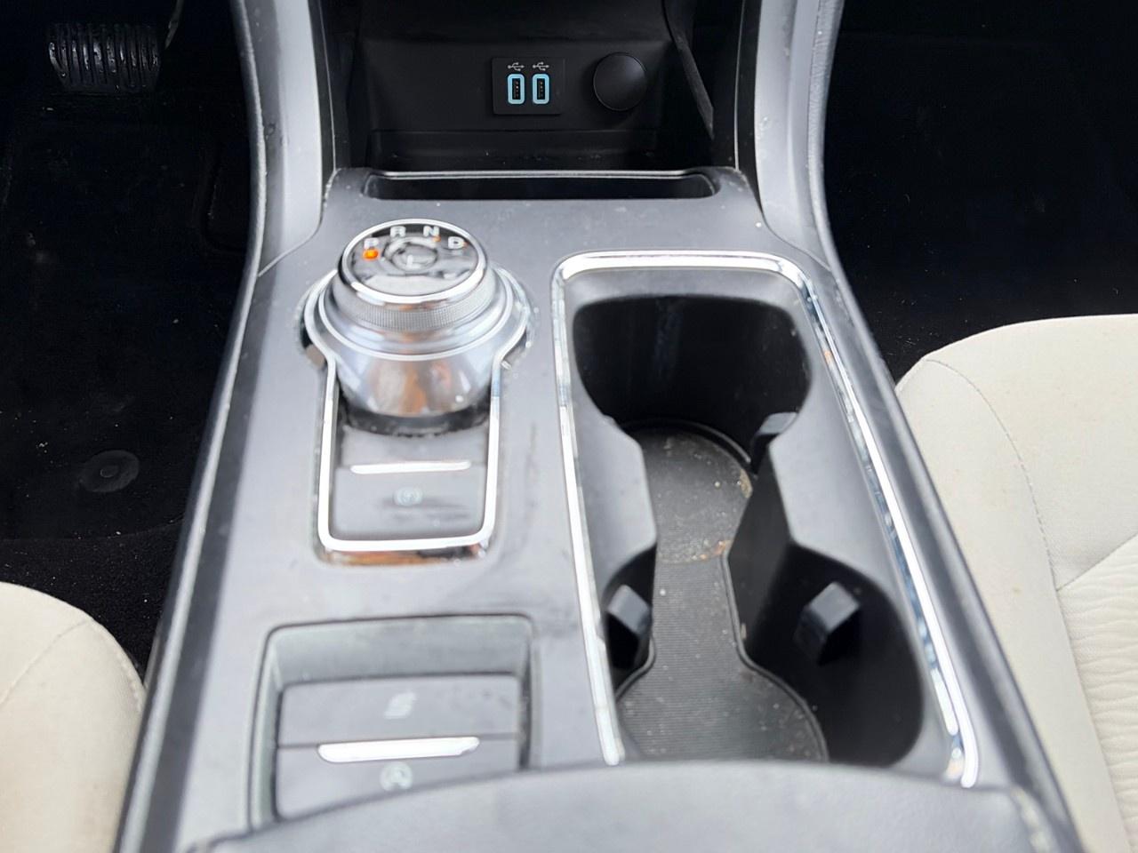 2020 Ford Fusion SE FWD Photo