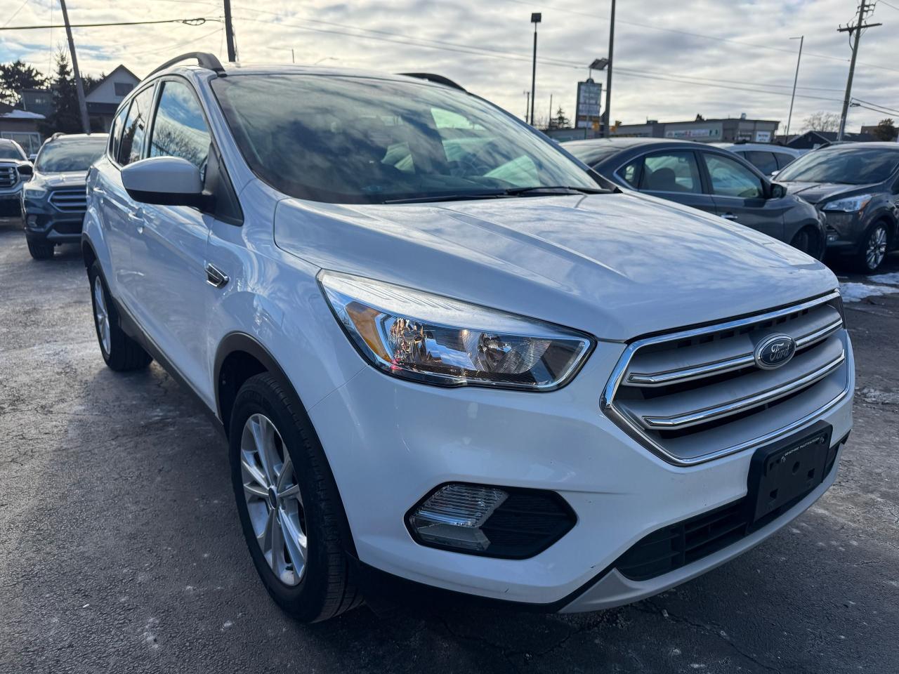 2018 Ford Escape SE | NO ACCIDENTS | CERTIFIED | NAV | REAR CAM Photo2