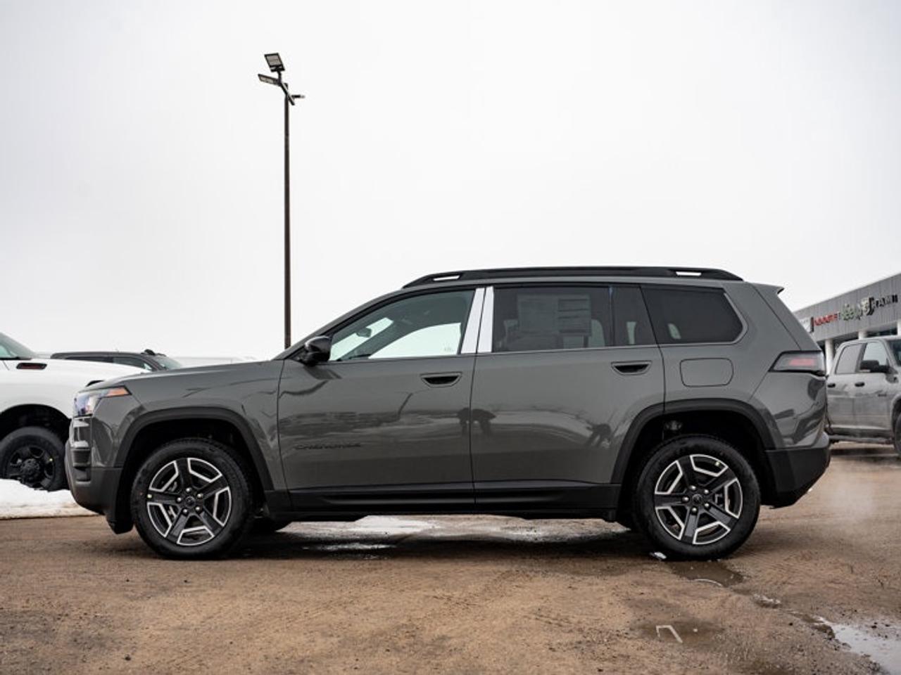 2026 Jeep Cherokee laredo Photo4