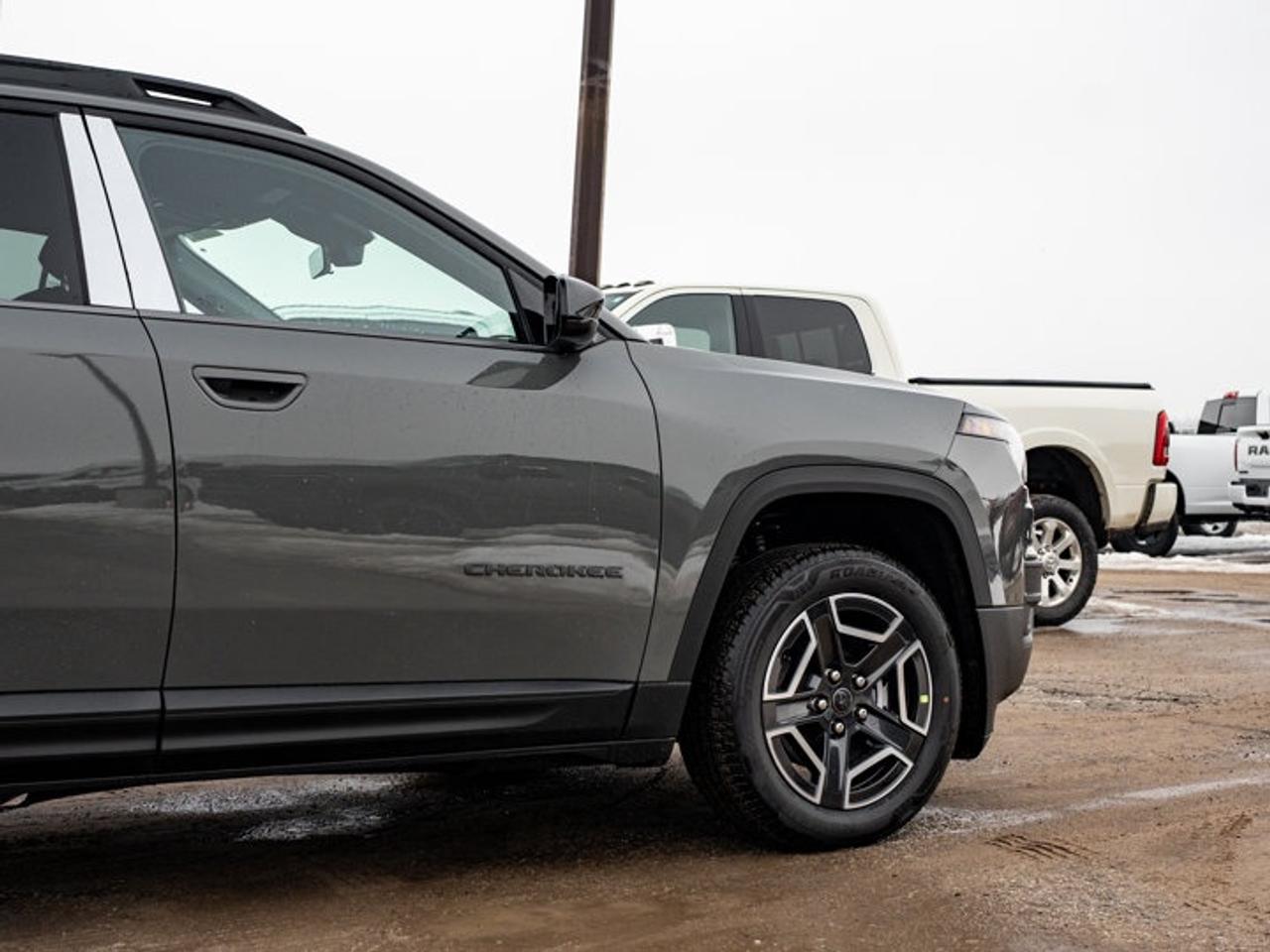 2026 Jeep Cherokee laredo Photo