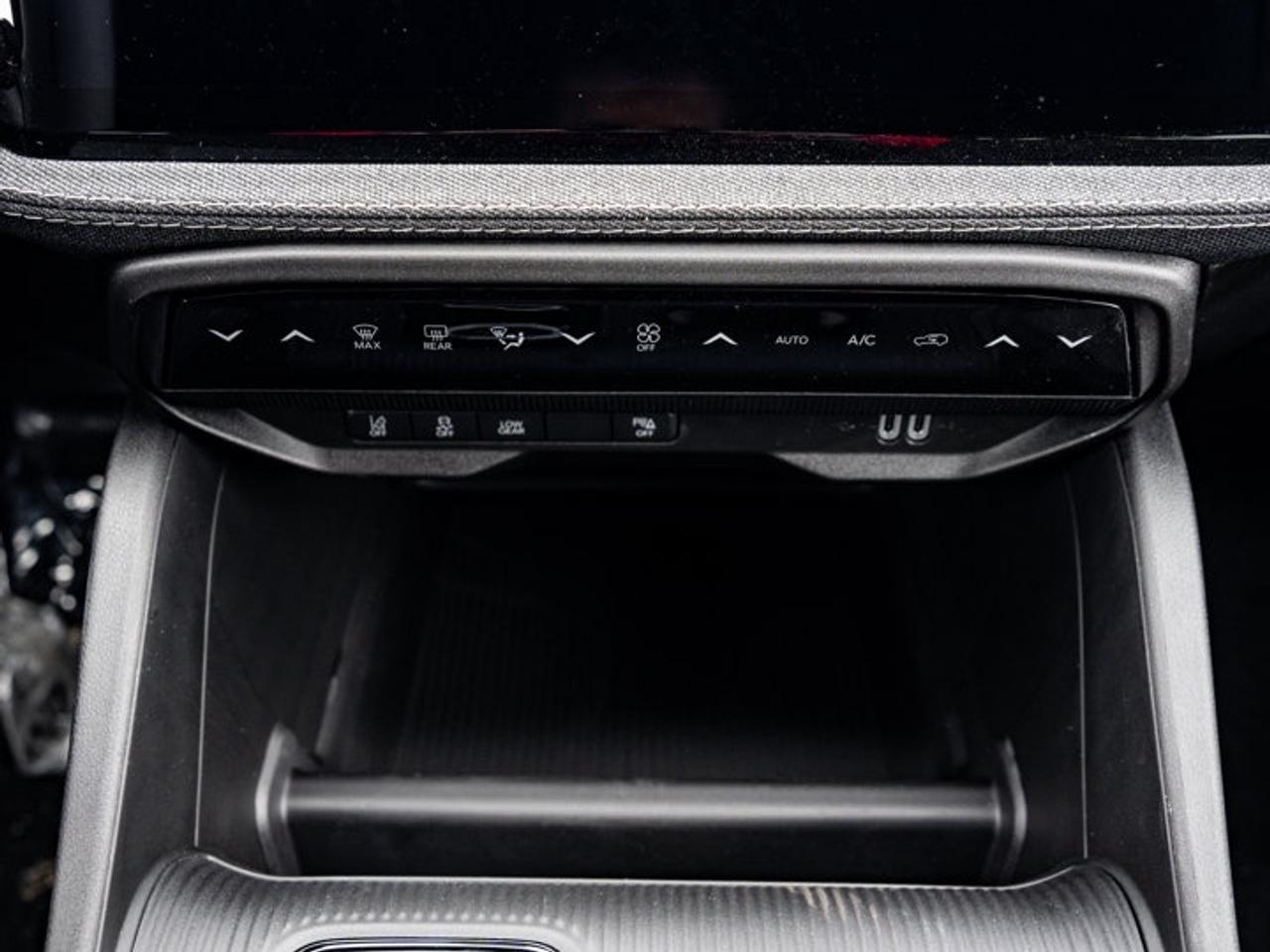 2026 Jeep Cherokee laredo Photo