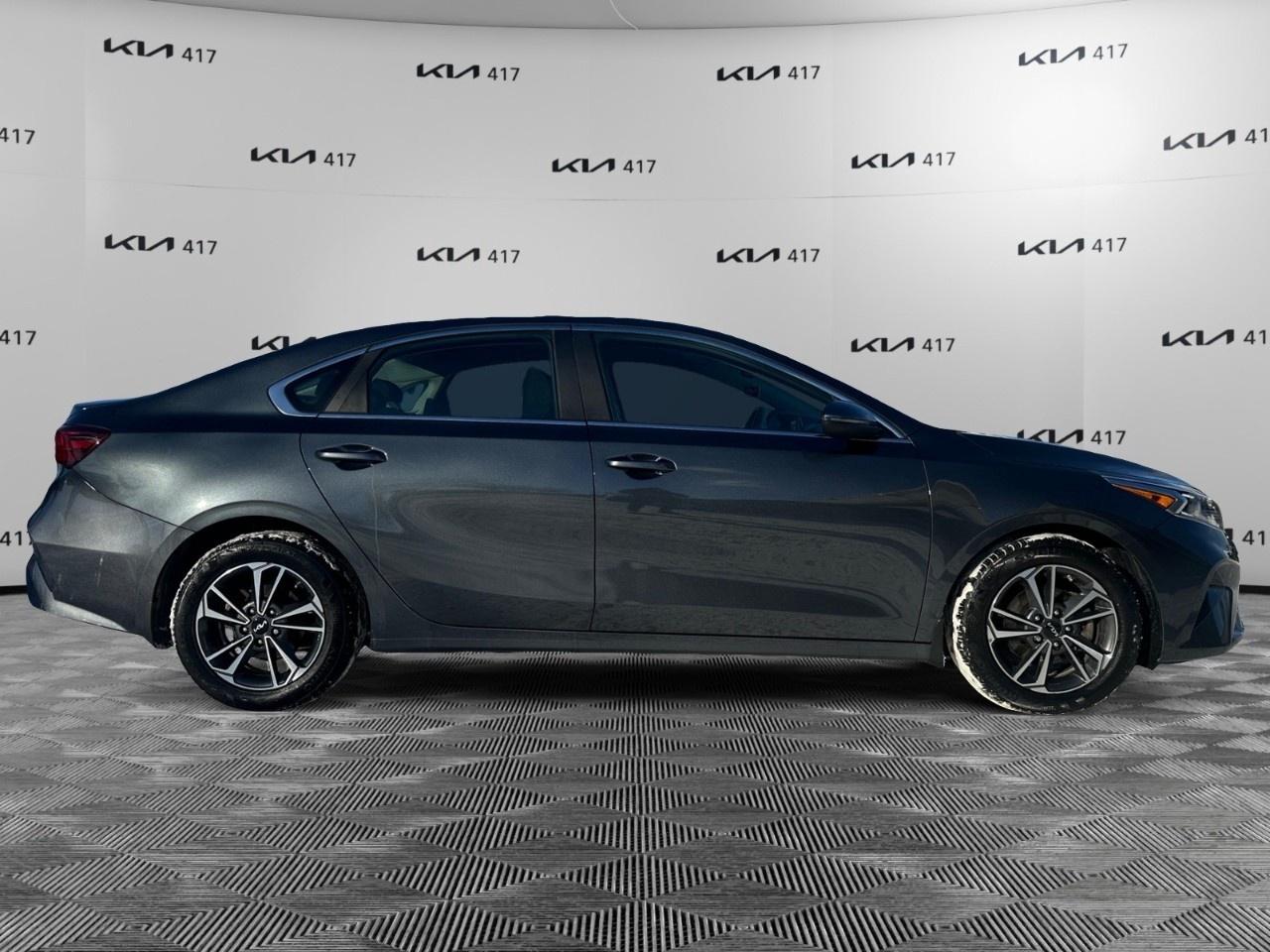 2023 Kia Forte EX IVT Photo