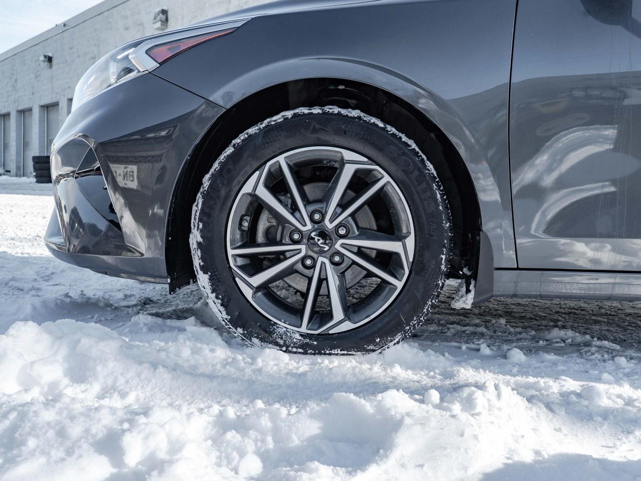 2023 Kia Forte EX IVT Photo