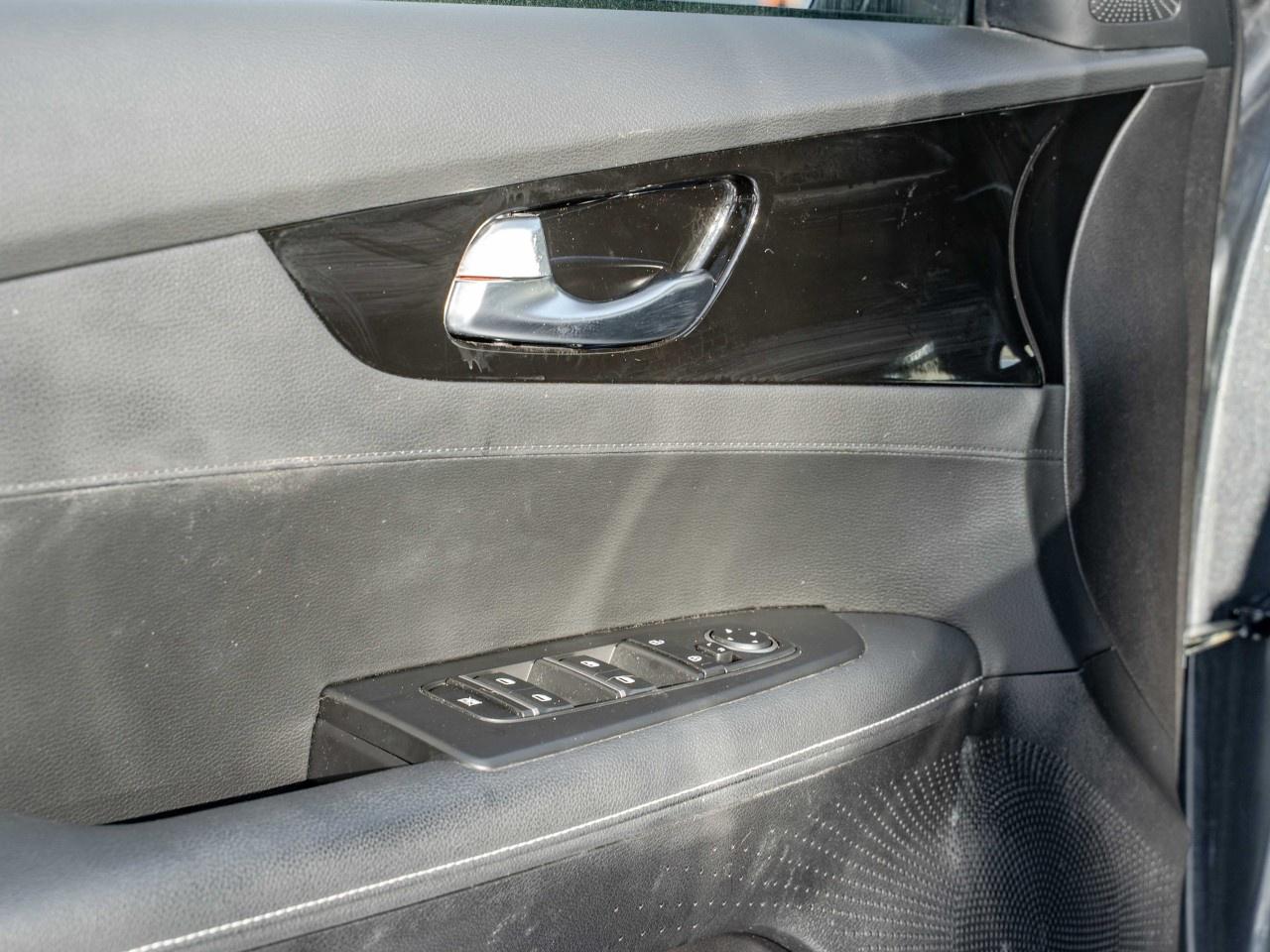 2023 Kia Forte EX IVT Photo