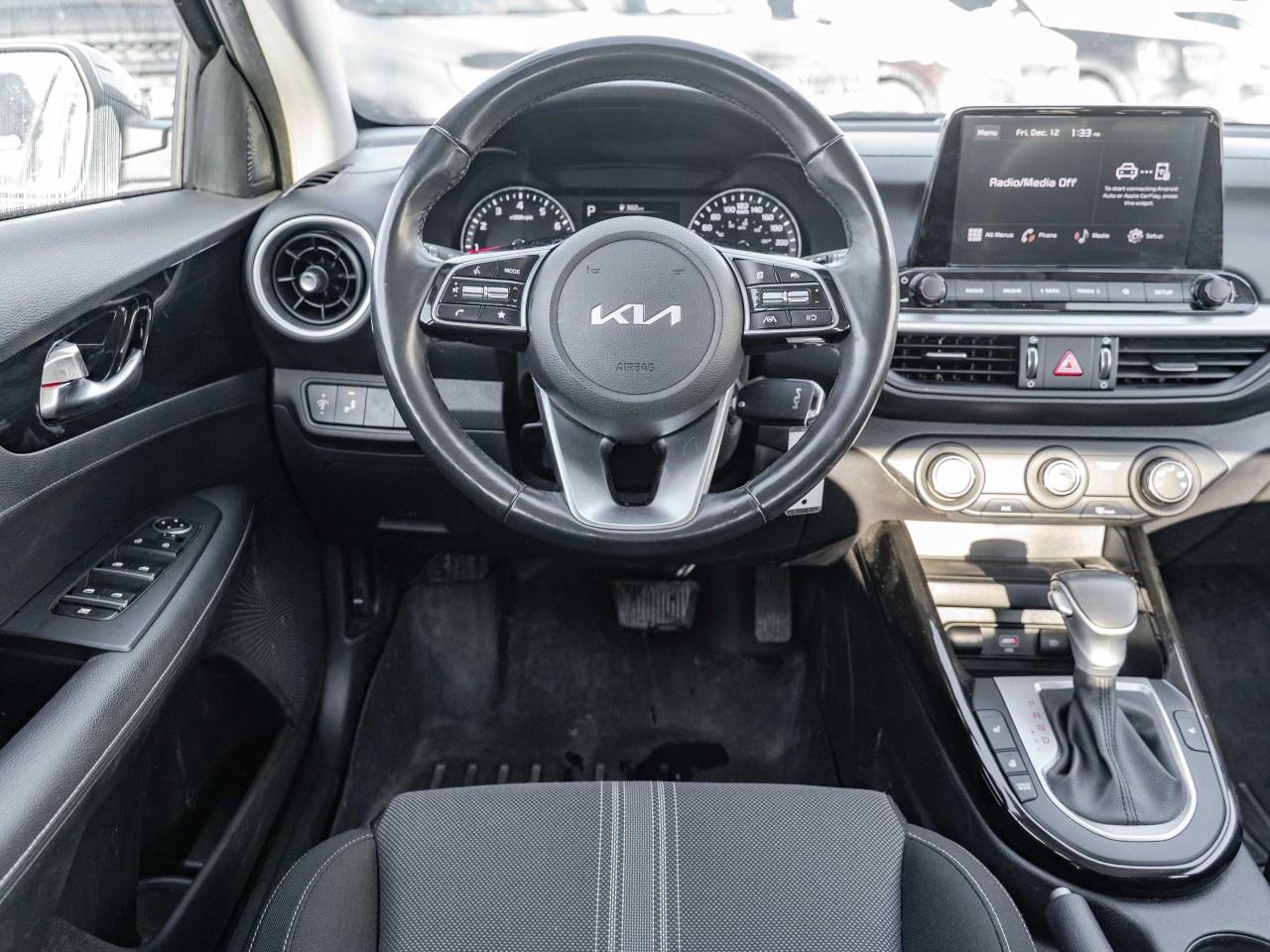 2023 Kia Forte EX IVT Photo