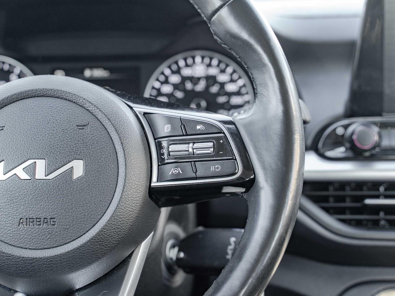 2023 Kia Forte EX IVT Photo