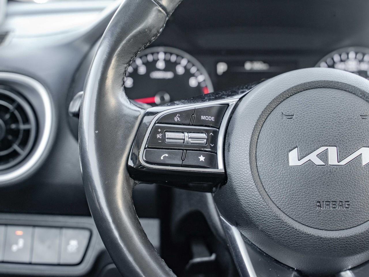 2023 Kia Forte EX IVT Photo