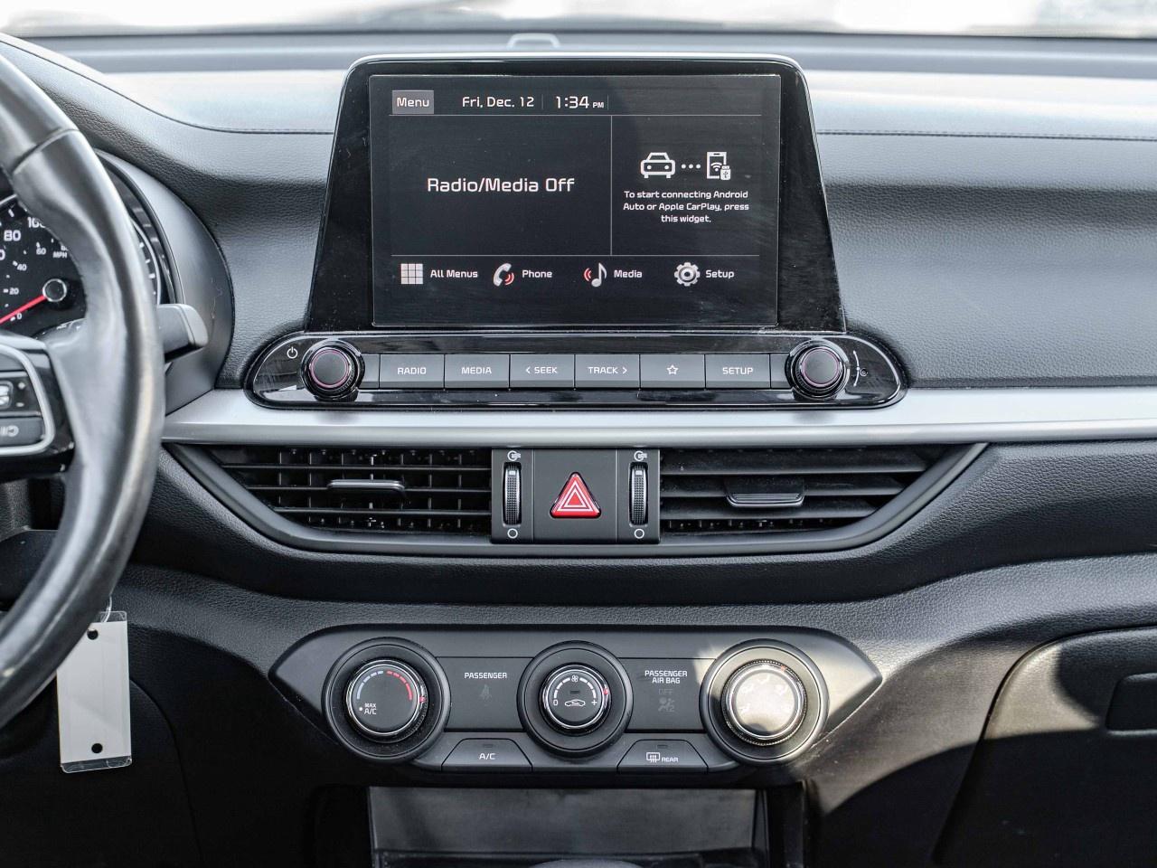 2023 Kia Forte EX IVT Photo