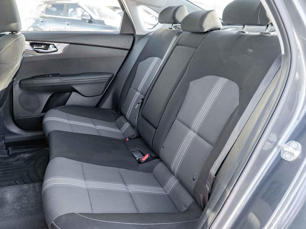 2023 Kia Forte EX IVT Photo