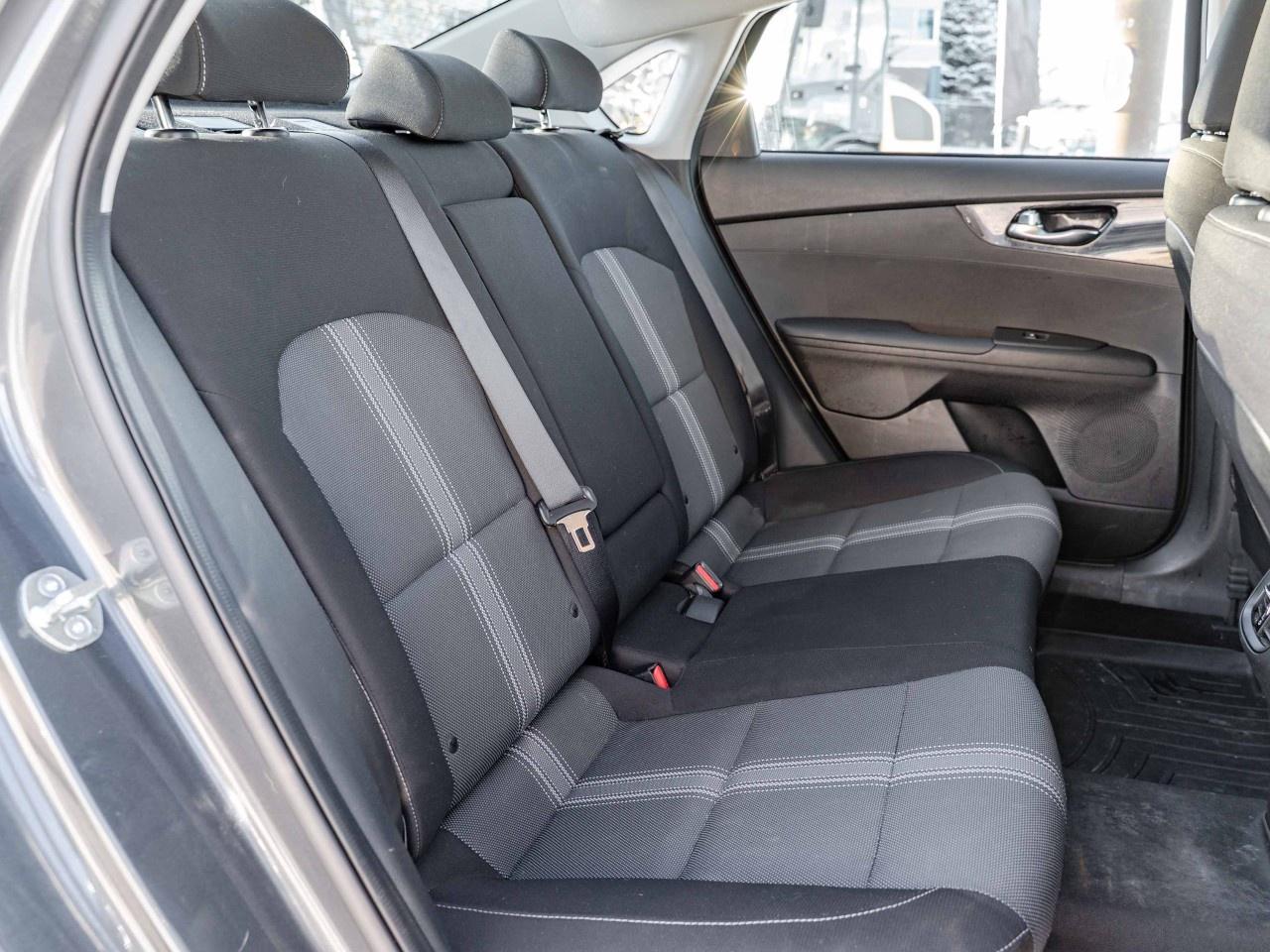 2023 Kia Forte EX IVT Photo