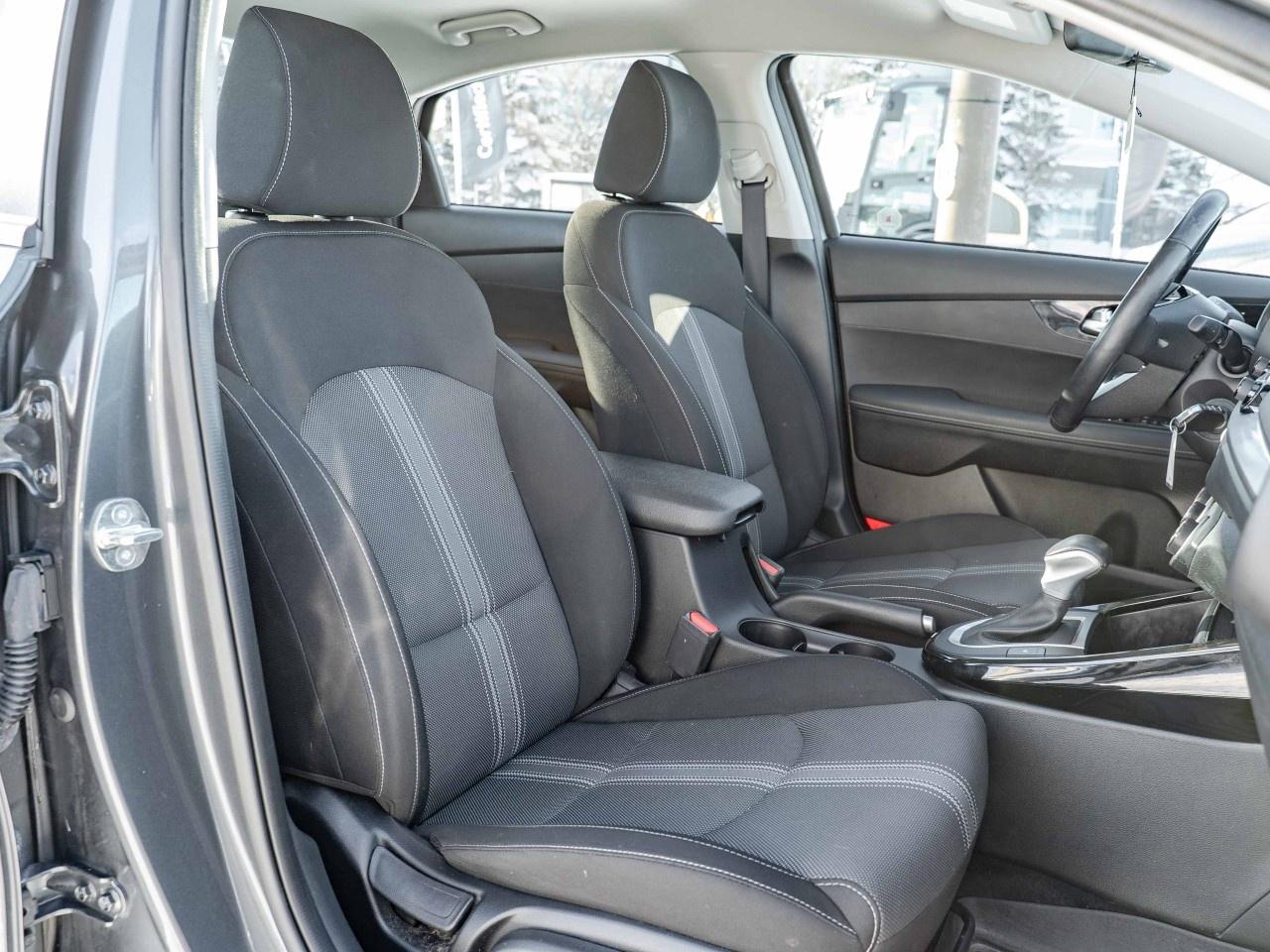 2023 Kia Forte EX IVT Photo