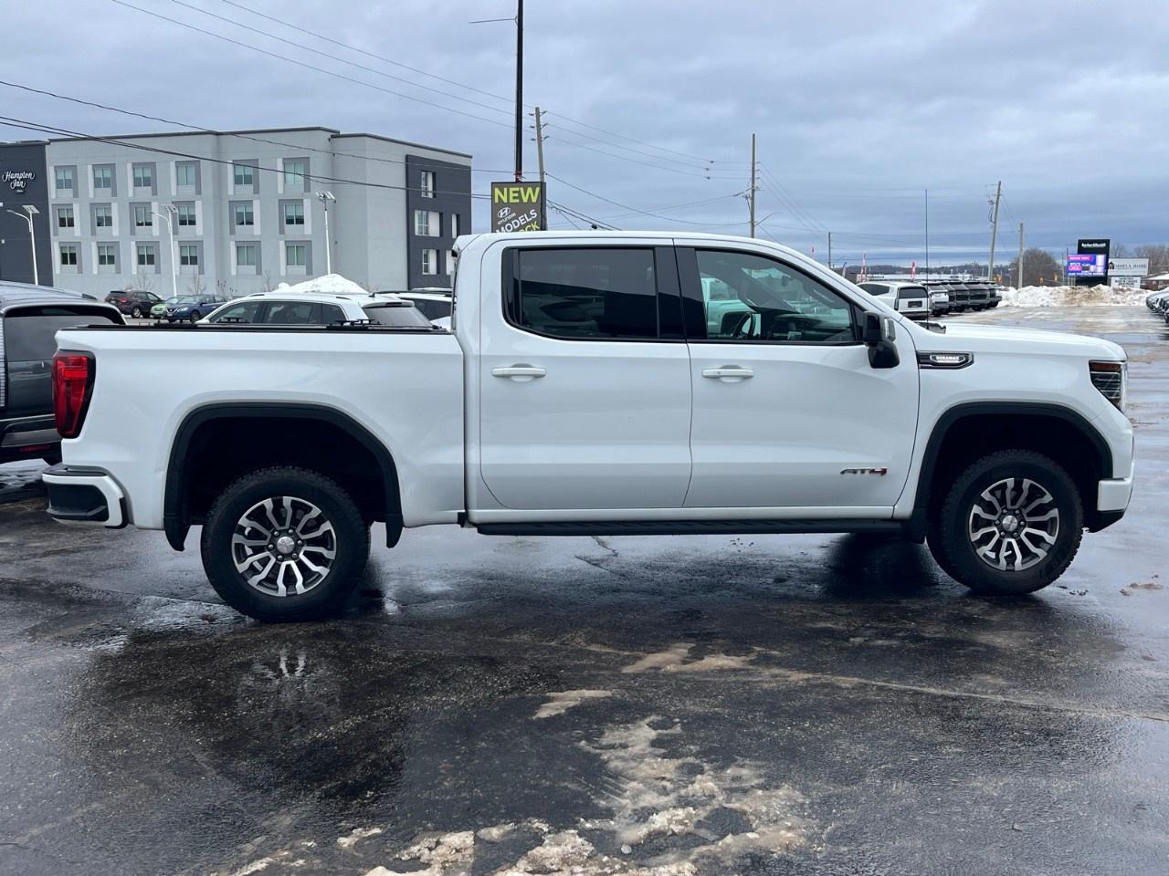 2022 GMC Sierra 1500 Crew Cab Short Box 4-Wheel Drive AT4 Photo