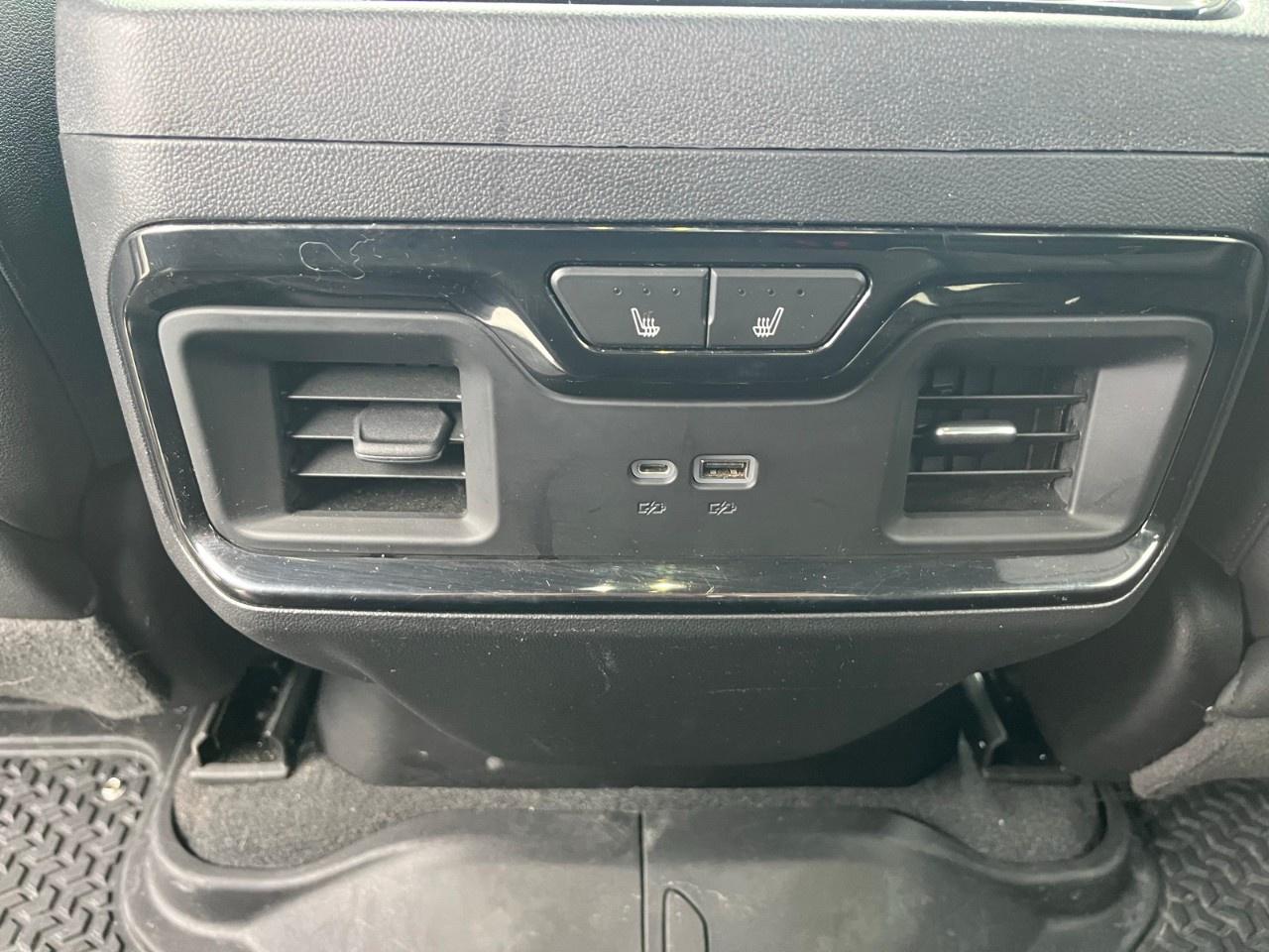 2022 GMC Sierra 1500 Crew Cab Short Box 4-Wheel Drive AT4 Photo