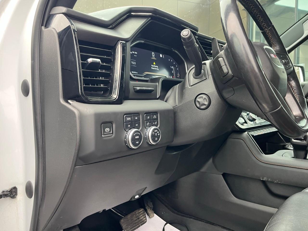 2022 GMC Sierra 1500 Crew Cab Short Box 4-Wheel Drive AT4 Photo