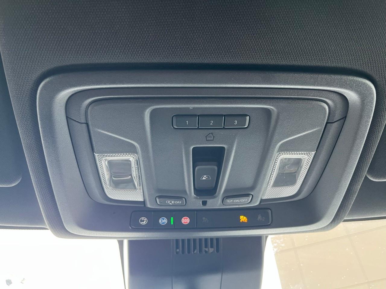 2022 GMC Sierra 1500 Crew Cab Short Box 4-Wheel Drive AT4 Photo