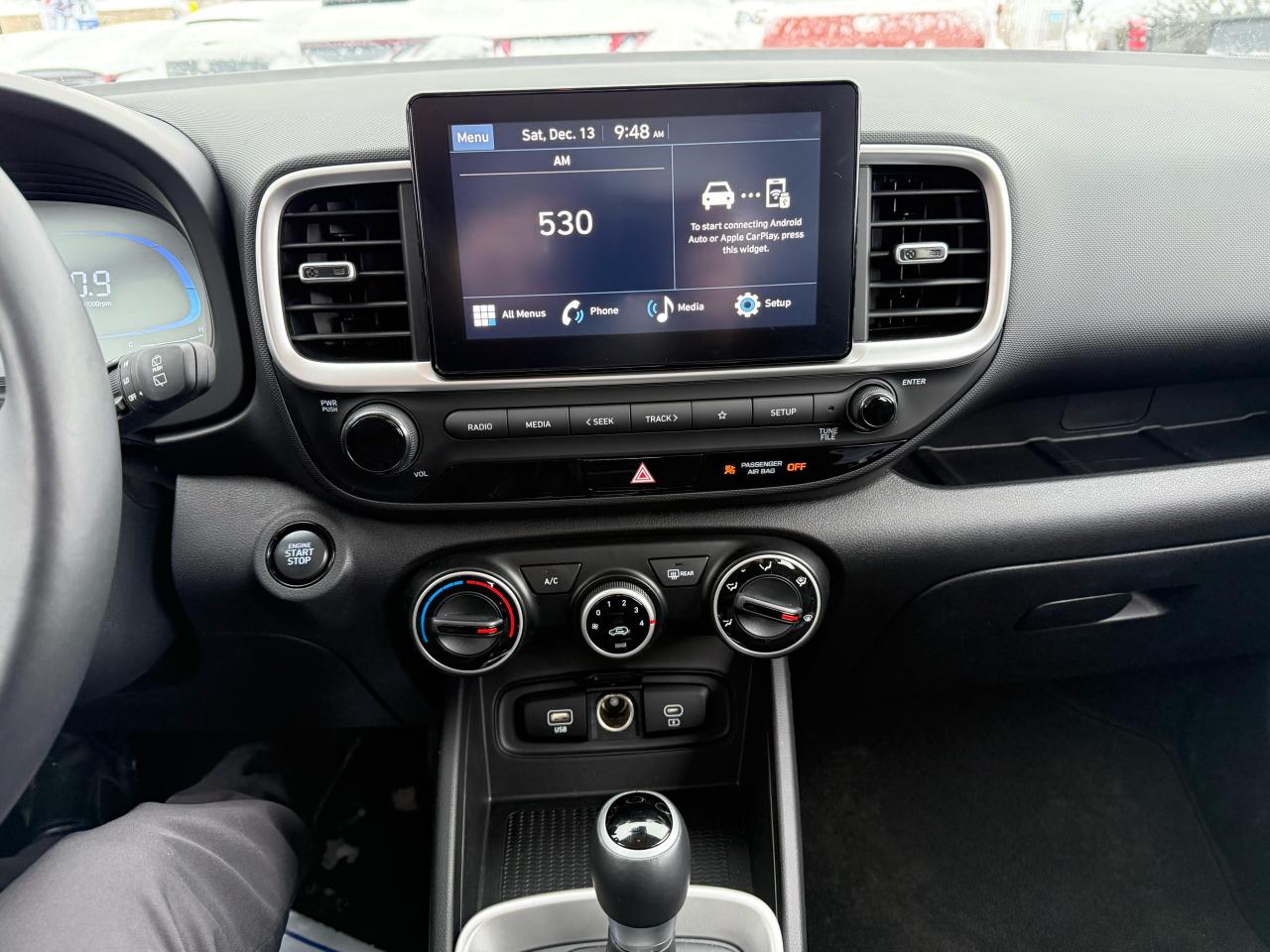 2024 Hyundai Venue Preferred IVT w/Two-Tone Photo13