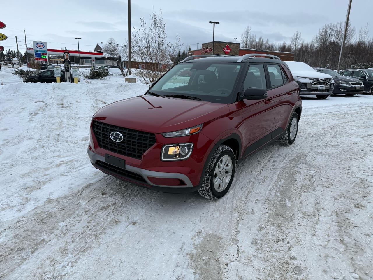 2024 Hyundai Venue Preferred IVT w/Two-Tone Photo2