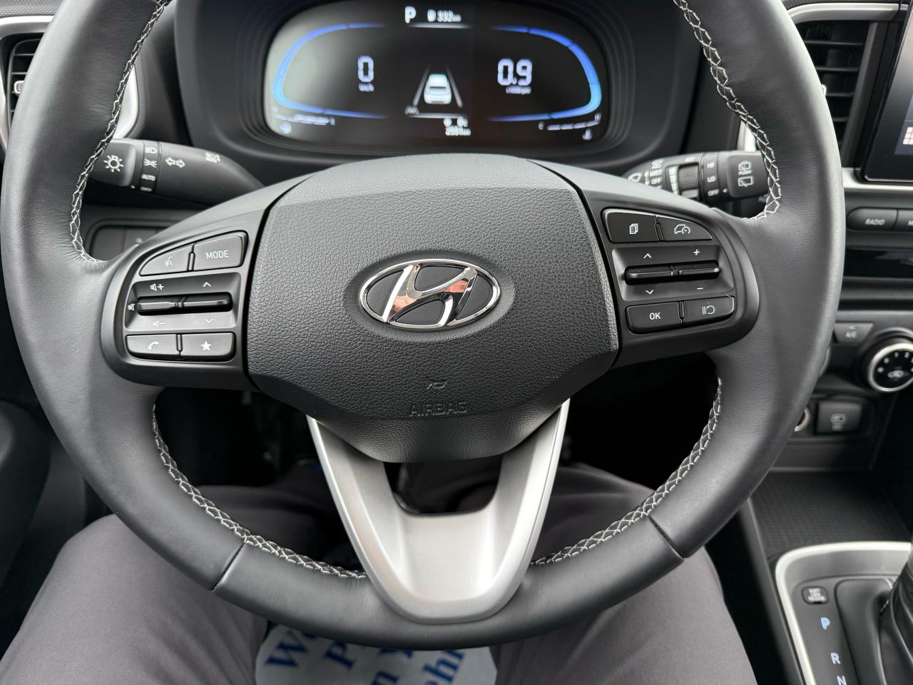 2024 Hyundai Venue Preferred IVT w/Two-Tone Photo15