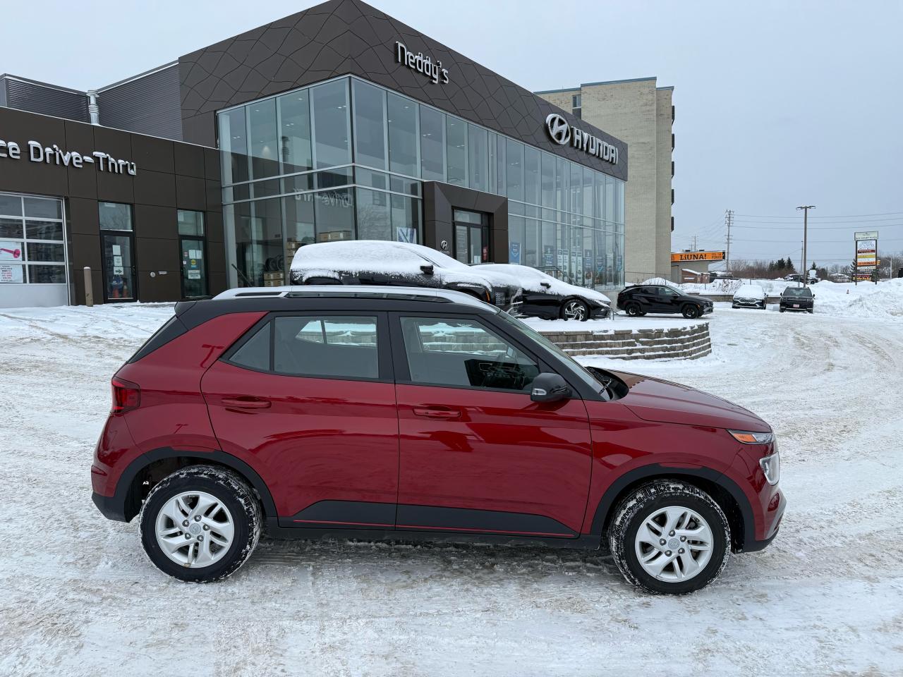 2024 Hyundai Venue Preferred IVT w/Two-Tone Photo5