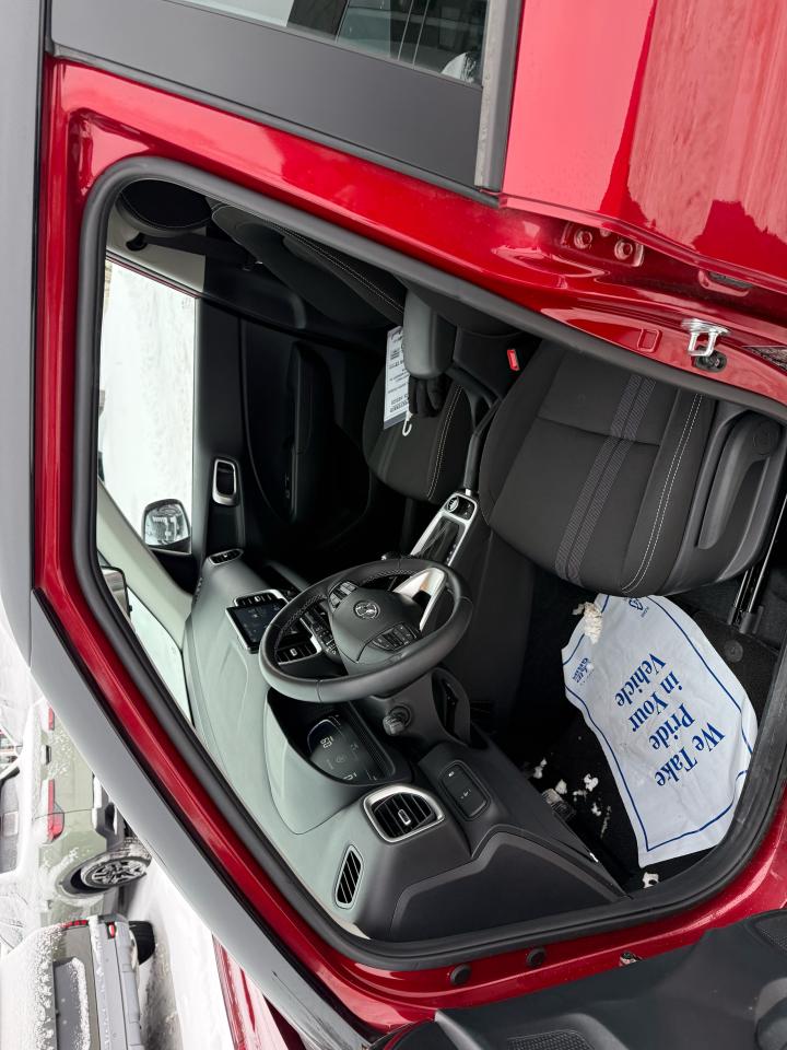 2024 Hyundai Venue Preferred IVT w/Two-Tone Photo11