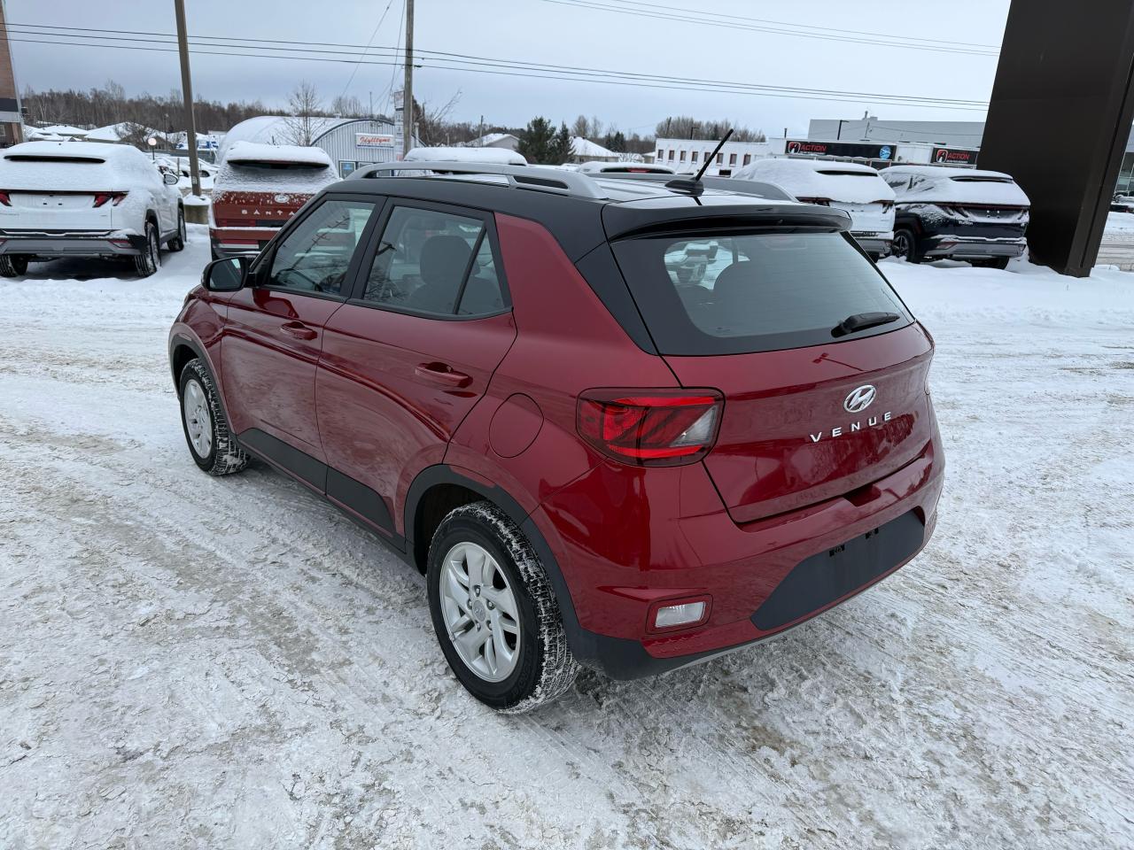 2024 Hyundai Venue Preferred IVT w/Two-Tone Photo9