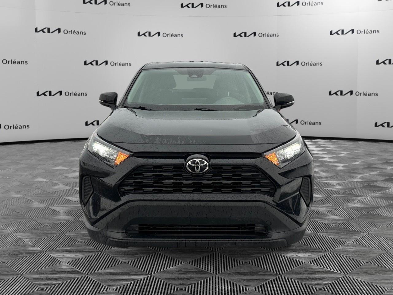 2022 Toyota RAV4 LE AWD Photo
