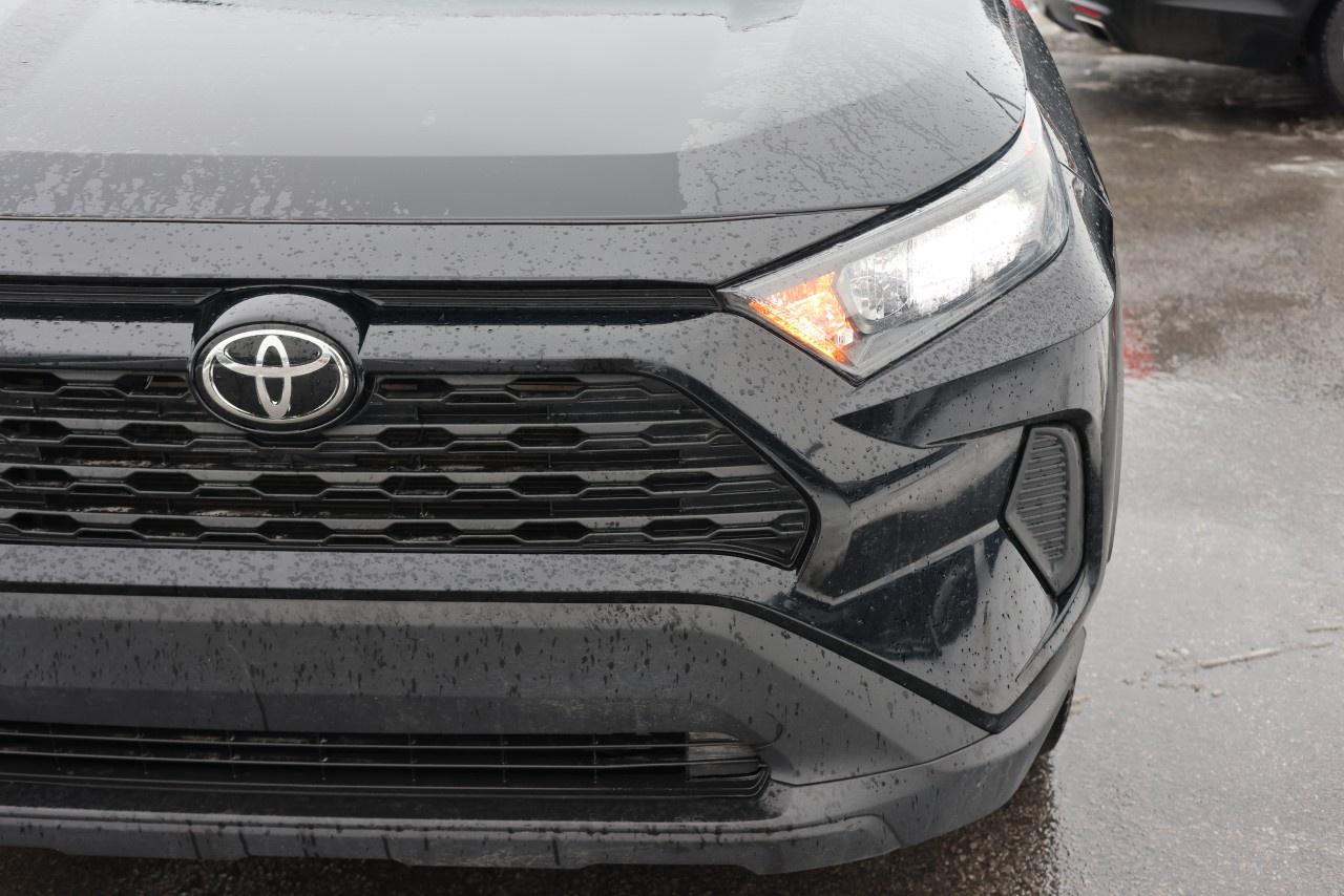 2022 Toyota RAV4 LE AWD Photo