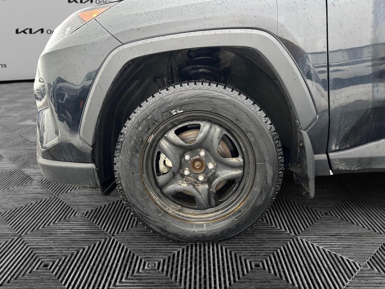 2022 Toyota RAV4 LE AWD Photo