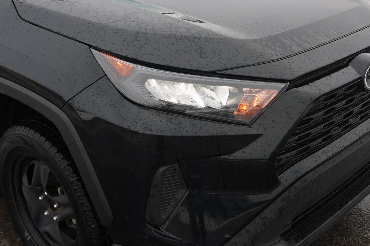 2022 Toyota RAV4 LE AWD Photo