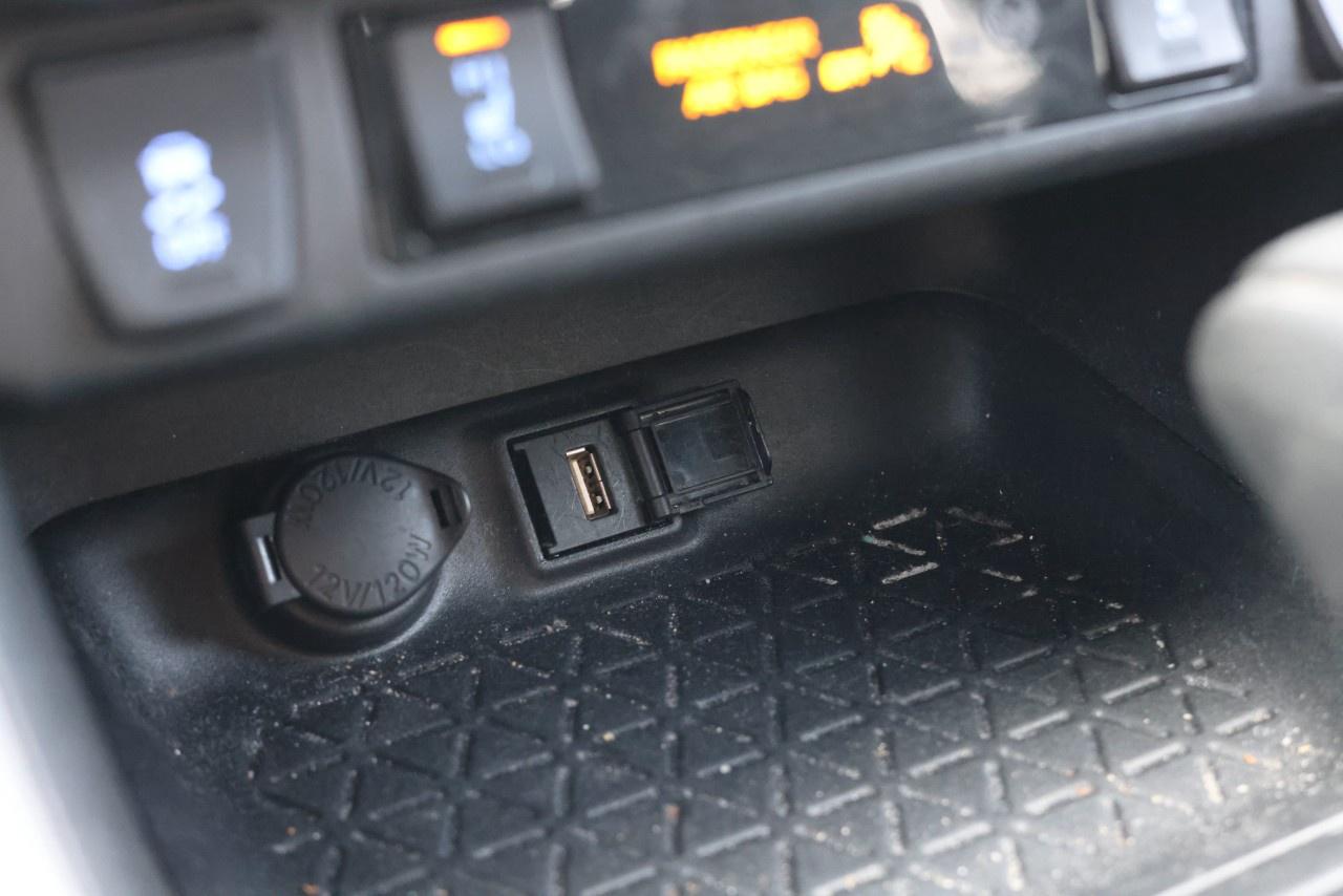 2022 Toyota RAV4 LE AWD Photo