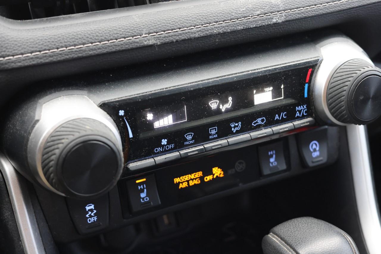 2022 Toyota RAV4 LE AWD Photo