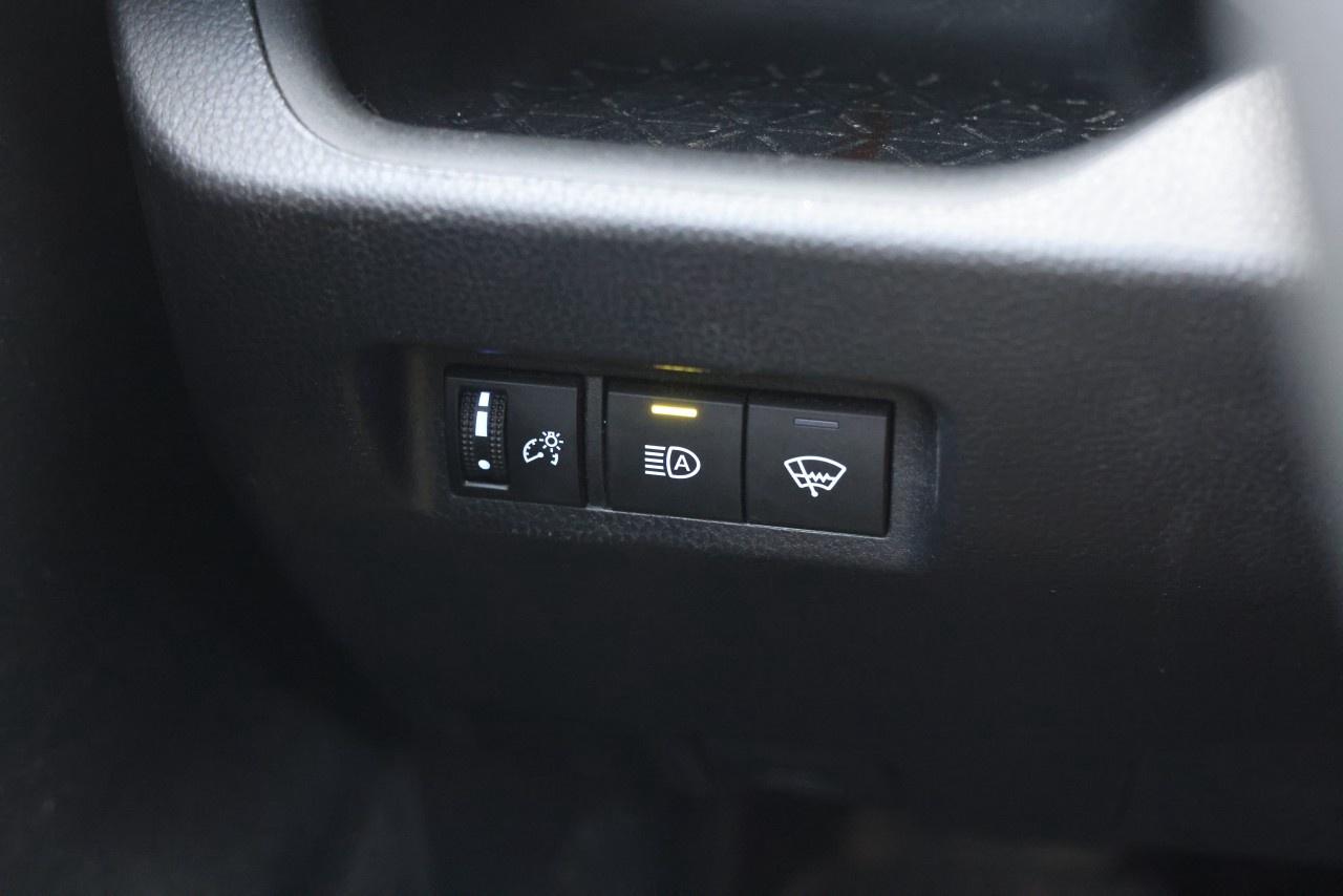 2022 Toyota RAV4 LE AWD Photo