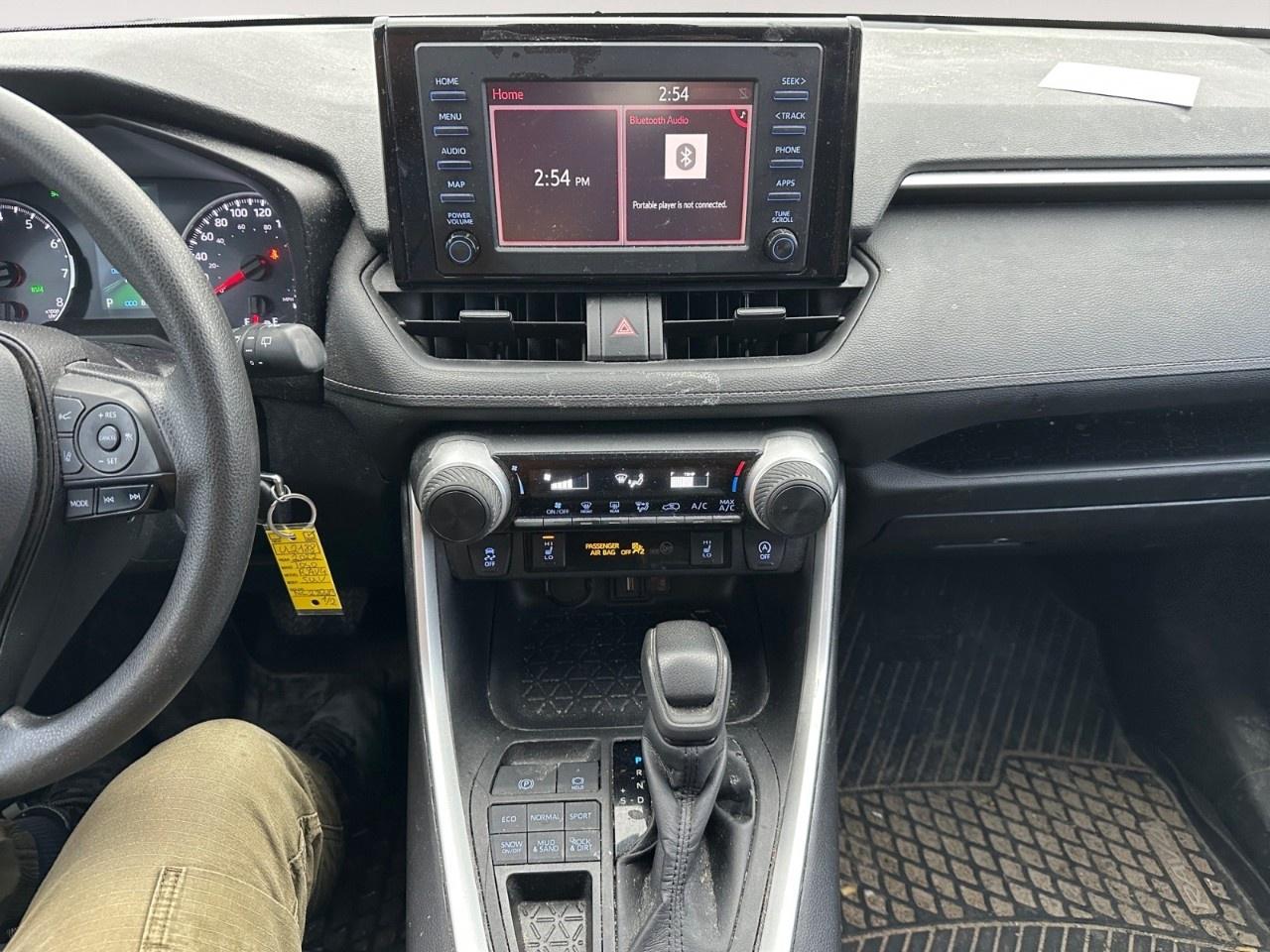 2022 Toyota RAV4 LE AWD Photo