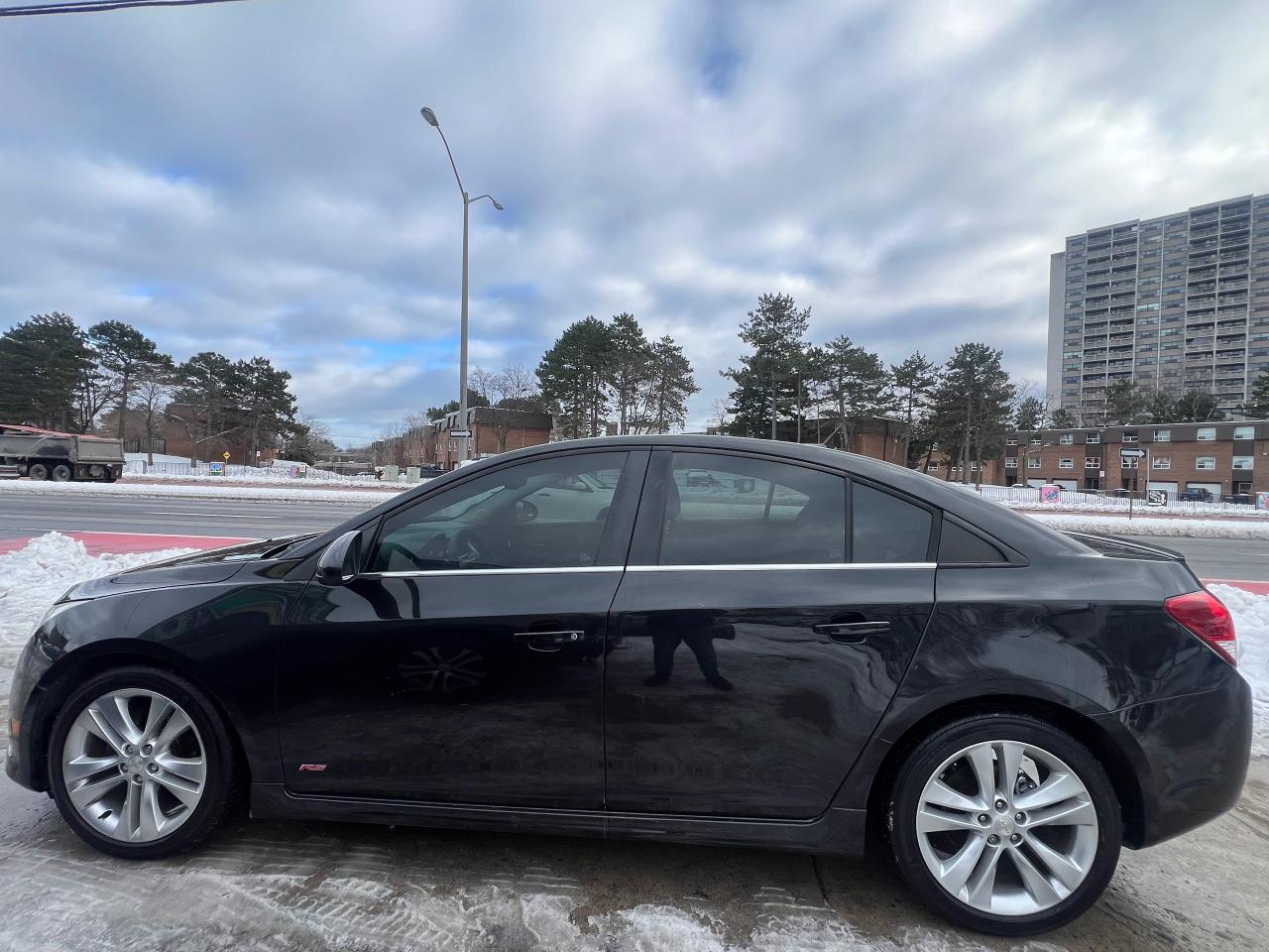 2014 Chevrolet Cruze 2LT-5 SPEED-LTHER-SR/F-BACK CAM-HEAT SEATS & MORE! Photo