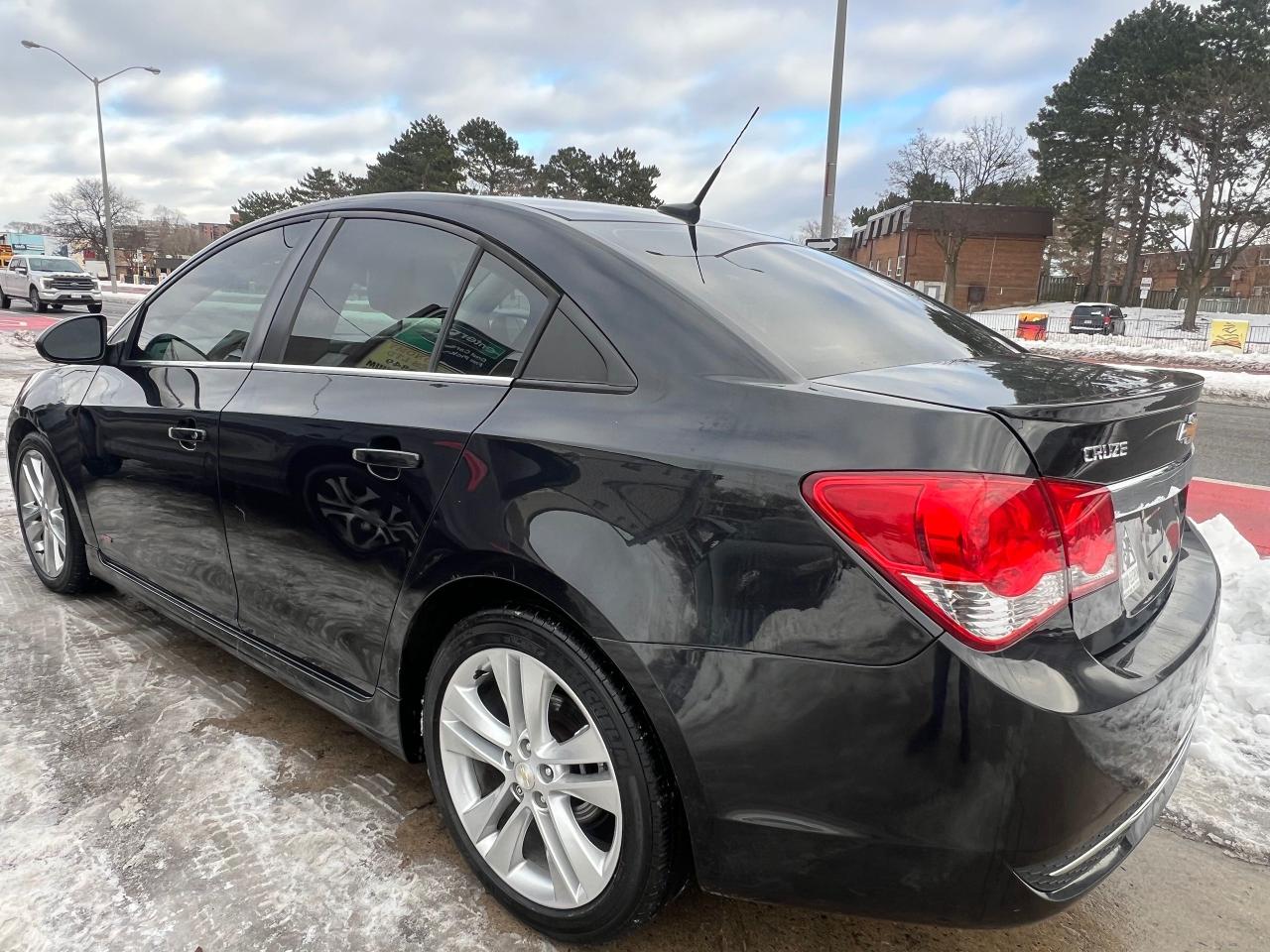 2014 Chevrolet Cruze 2LT-5 SPEED-LTHER-SR/F-BACK CAM-HEAT SEATS & MORE! Photo4