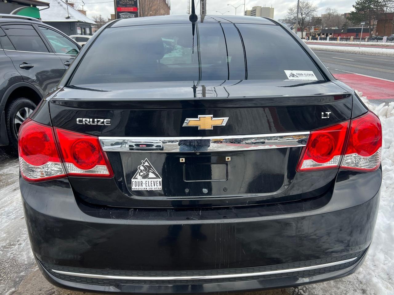 2014 Chevrolet Cruze 2LT-5 SPEED-LTHER-SR/F-BACK CAM-HEAT SEATS & MORE! Photo