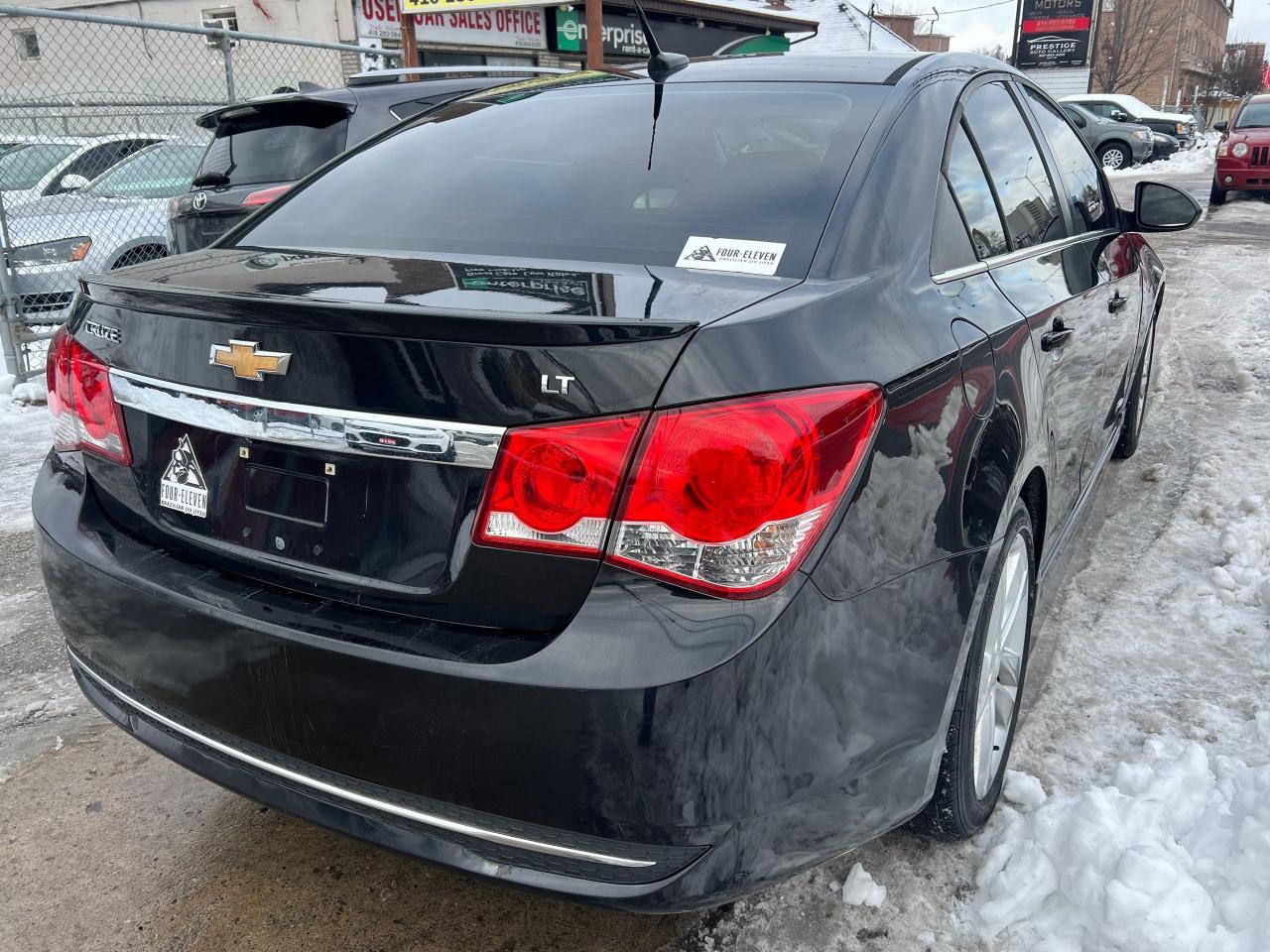 2014 Chevrolet Cruze 2LT-5 SPEED-LTHER-SR/F-BACK CAM-HEAT SEATS & MORE! Photo